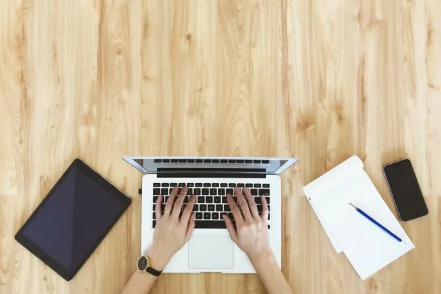 社員が副業で事務をしていたら？注意すべき「副業詐欺」とは？